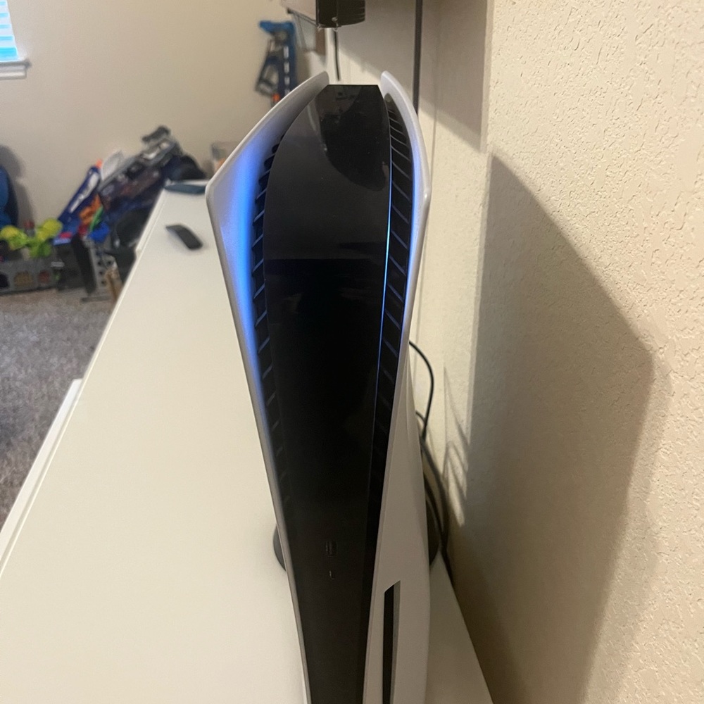 Ps5 - Picture 2 of 2